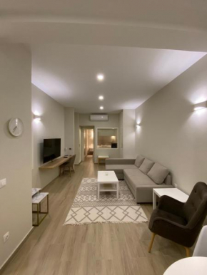 Luxury Apartment in Makry Gialos